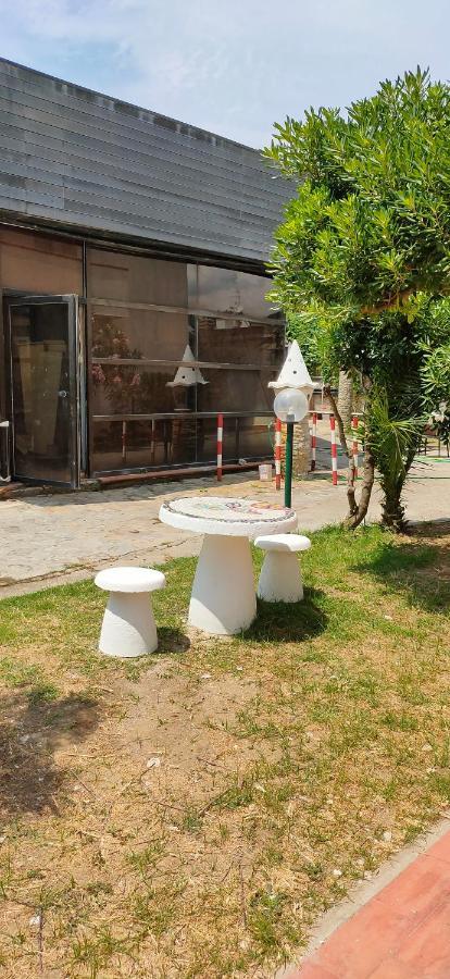 Caravel Monolocale Βίλα Λίντο ντι Καμαϊόρε Εξωτερικό φωτογραφία